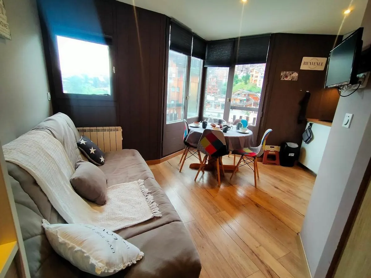 Studio Renove A Avoriaz: 4 Pers, Avec Casier A Skis, Au Coeur Du Village - Fr-1-633-74 Morzine Apartment